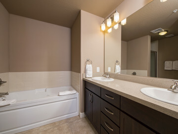 condos for rent in phoenix - master bathroom calviano