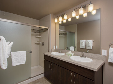 condos for rent in phoenix - third bathroom